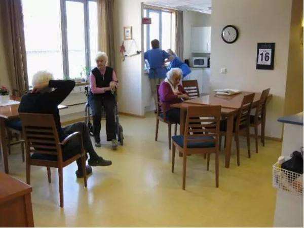 �Ϸ�����ԺΪʲôԽ��Խ�ܵ���ӭ